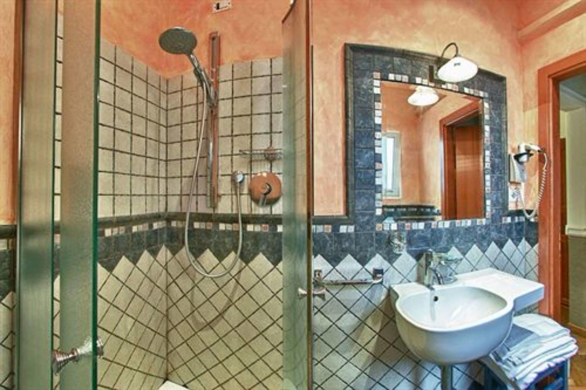 Hotel Pedrini Bologna Esterno foto